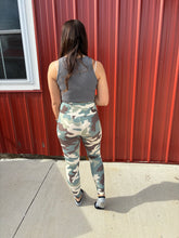 Load image into Gallery viewer, Camo Leggings
