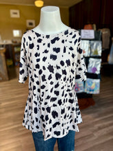 Load image into Gallery viewer, Cut Out Cheetah Top

