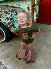 Load image into Gallery viewer, Jingle Bales Kids Tee
