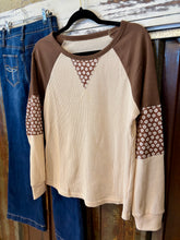 Load image into Gallery viewer, Floral Print Block Long Sleeve
