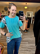 Load image into Gallery viewer, Blue &amp; Cow Print Top
