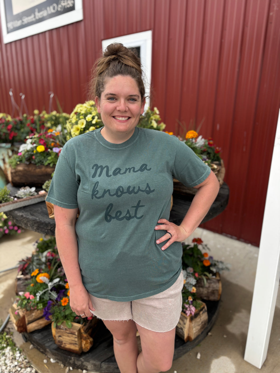 MAMA Knows Best Tee