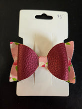Load image into Gallery viewer, Booth #2 Single Leather Bows
