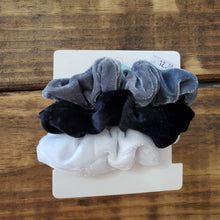 Load image into Gallery viewer, Scrunchies
